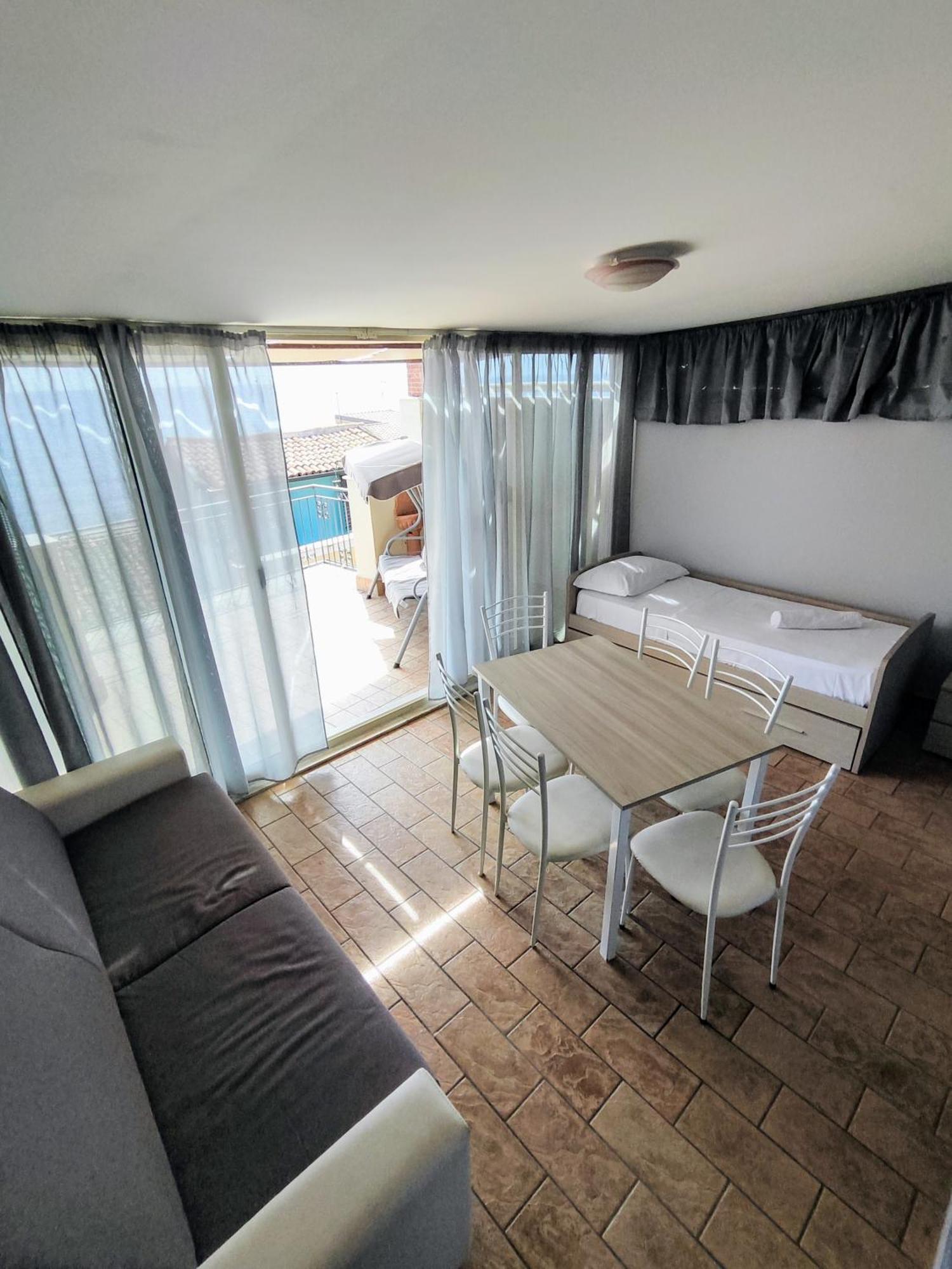 Etnapartment 4 Джардини-Наксос Экстерьер фото